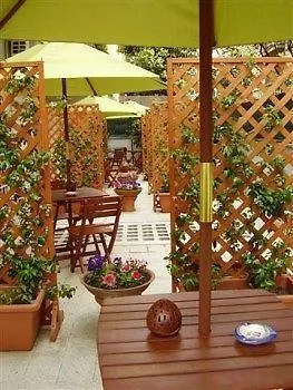 Le Tare Bed & Breakfast 4*