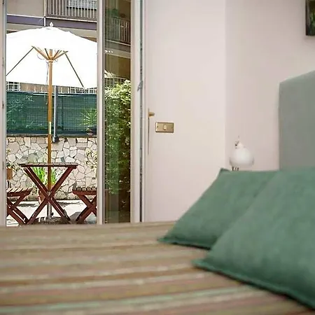 Le Tare Bed & Breakfast 4*