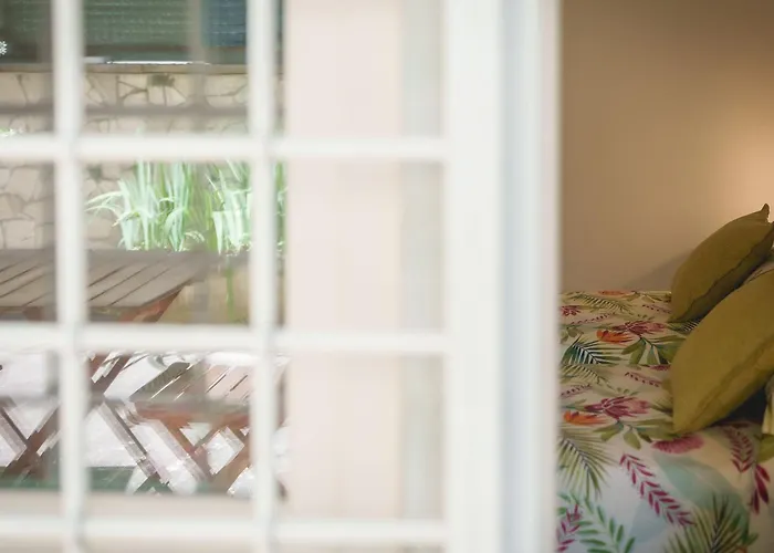 Le Tare Bed & Breakfast 4*